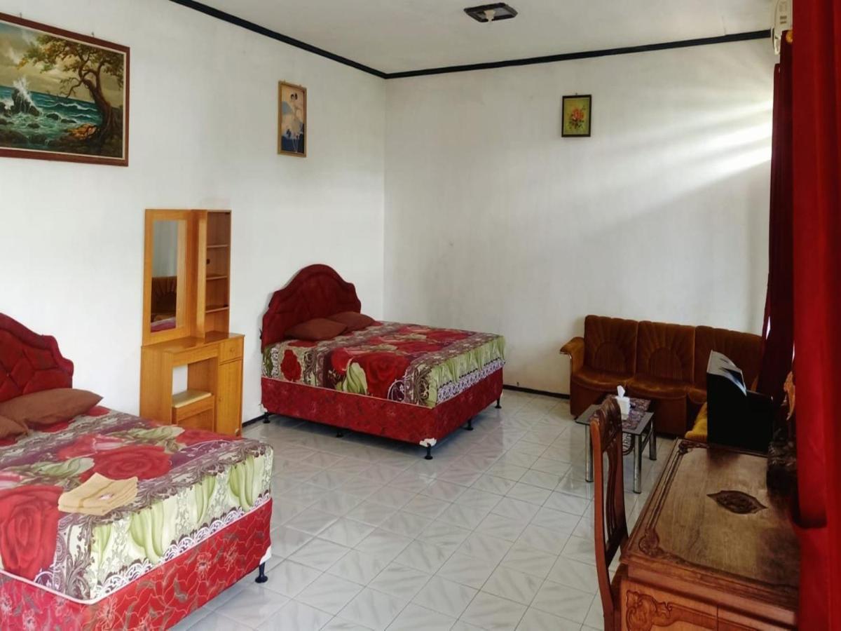Bali Asri Pacitan Exterior foto